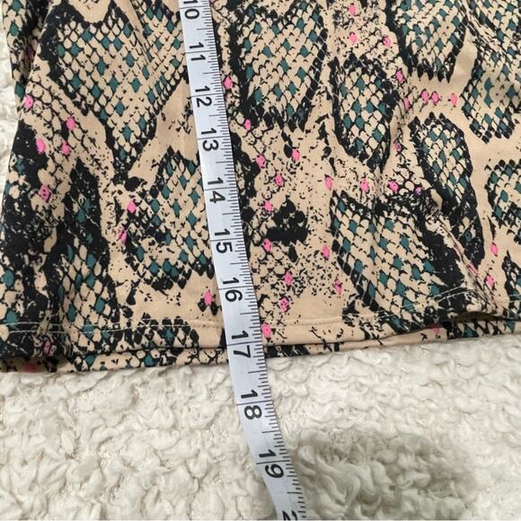 Pro Player Snake Print Wicking Sports Bra Built In Shelf Bra size M - Picture 11 of 11